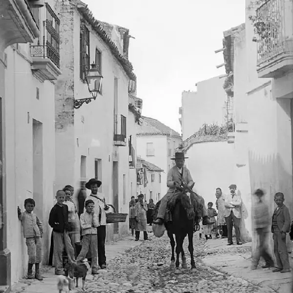 Calle Cardenal González