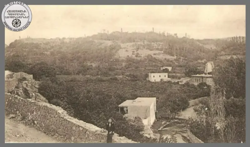 The beginning of the serpentine road near the gardens of Martirosov