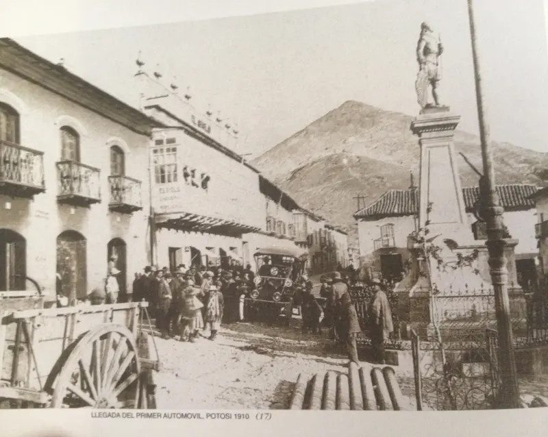 Llegada del primer automóvil