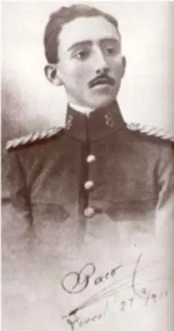 Franco con uniforme de alférez