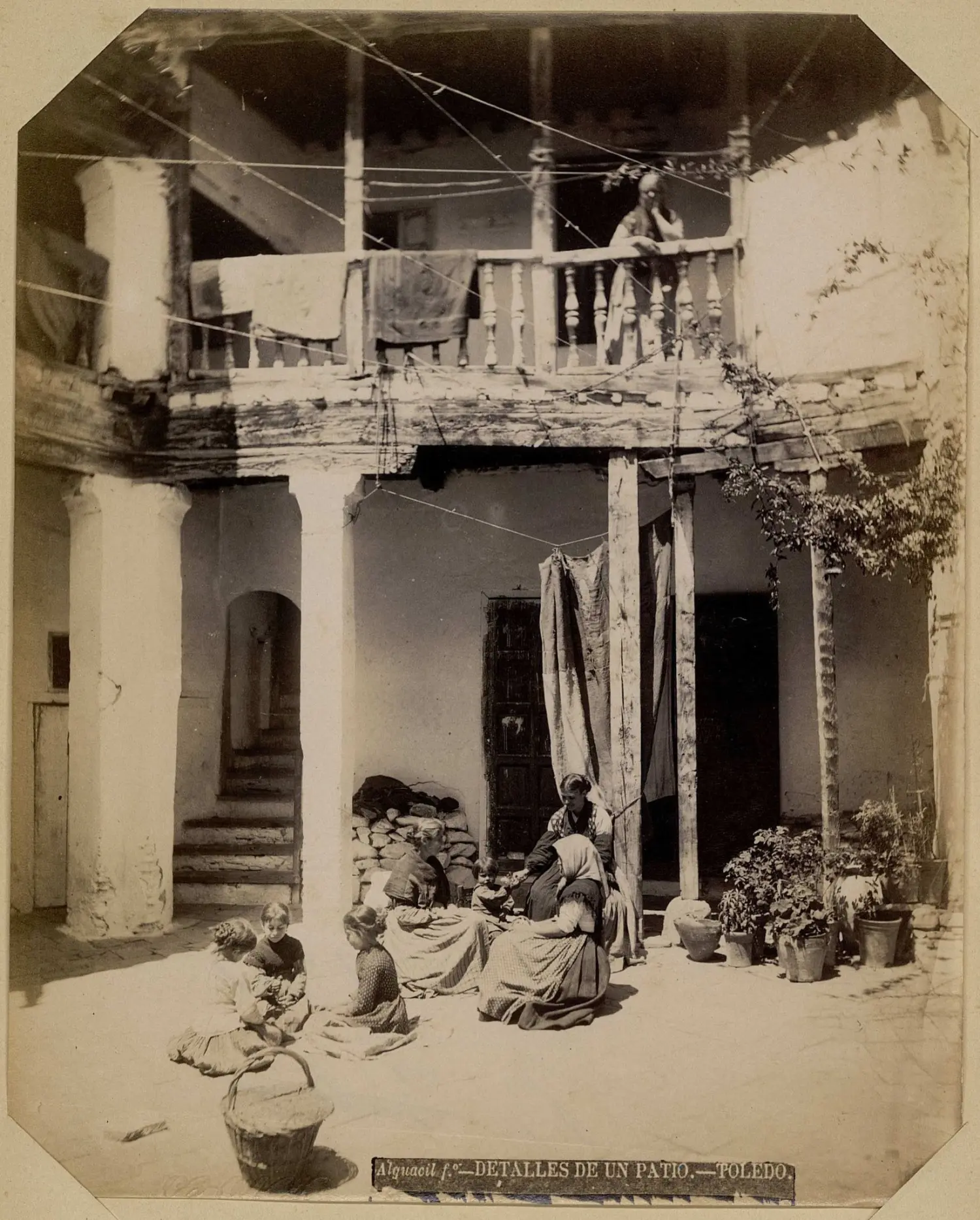 Patio de la calle de las Bulas