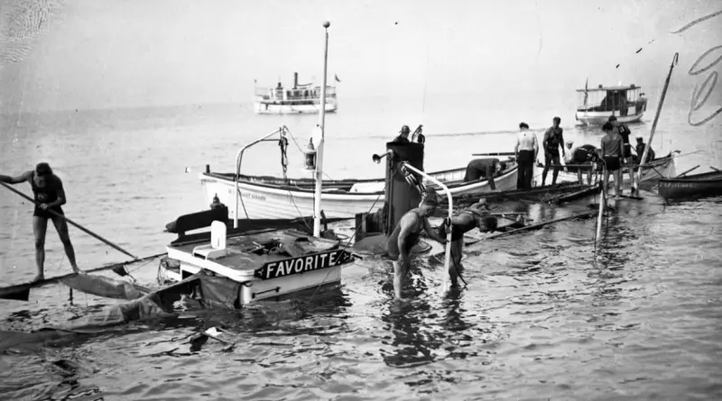 RECREATIONAL BOAT SUNKEN