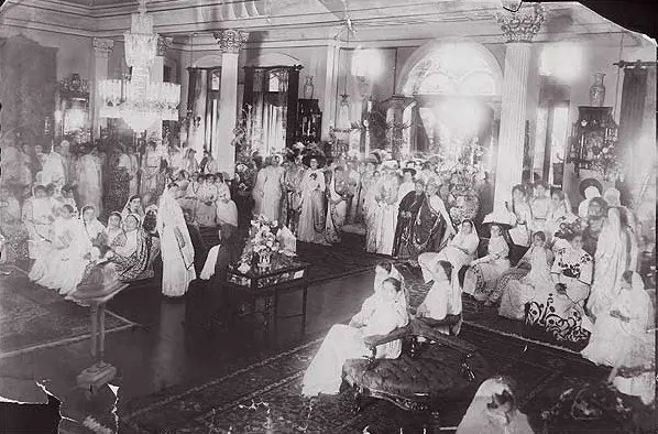 A royal party for women of only