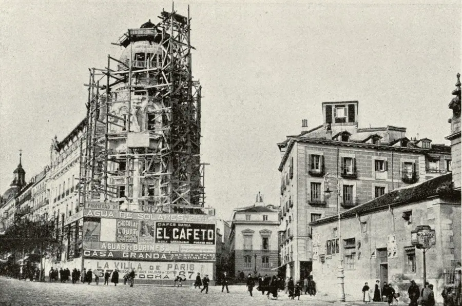 Edificio Metrópoli con andamios