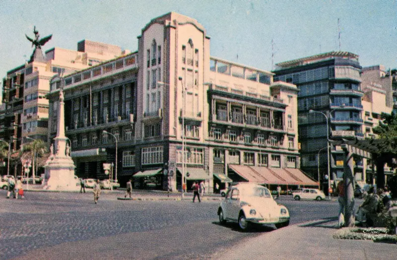 El Casino desde la Plaza España.