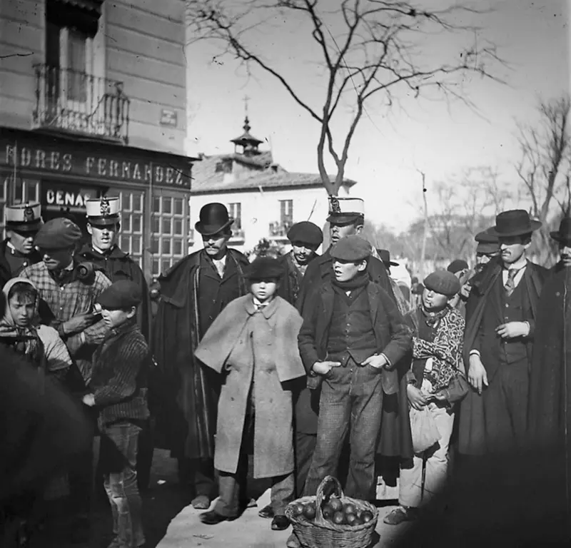 Escena callejera captada por Santiago Ramón y Cajal