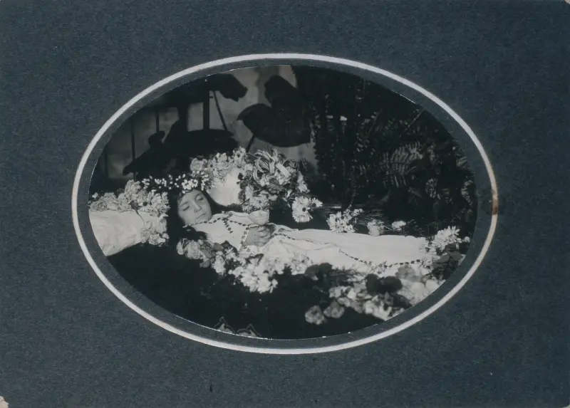 Postmortem photo