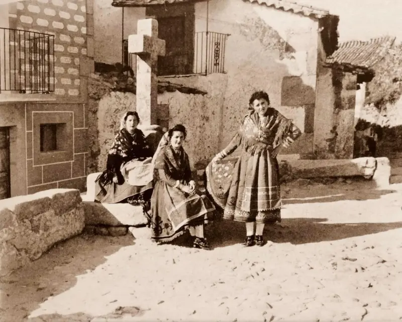 Mujeres con traje típico