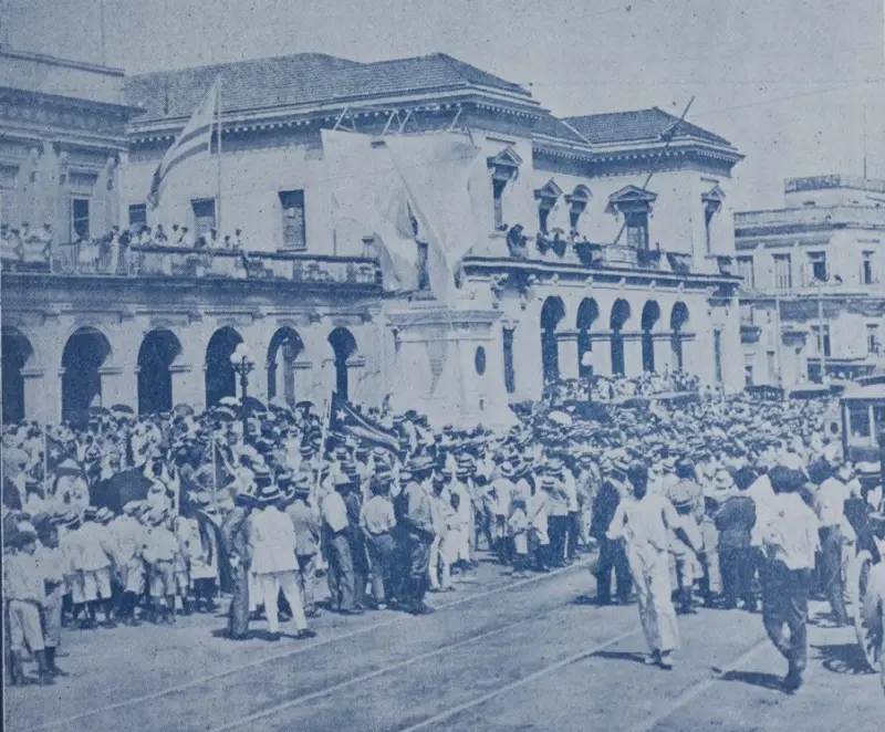 Estatua al soldado libertador.