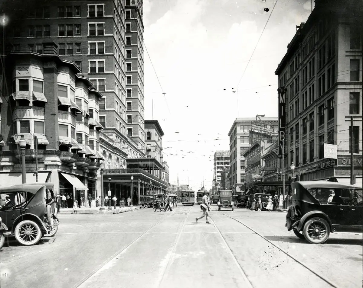 900 Block of Texas Avenue