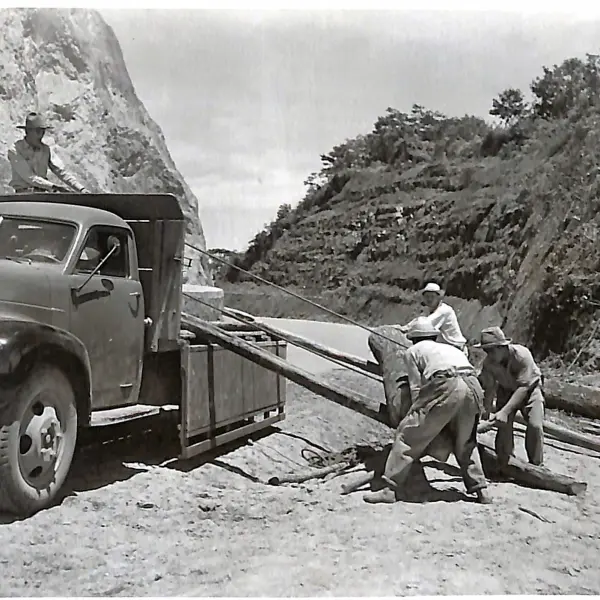 Construcción de la carretera interamericana. 