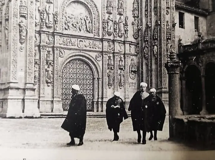 Soldados Regulares en el atrio de San Esteban