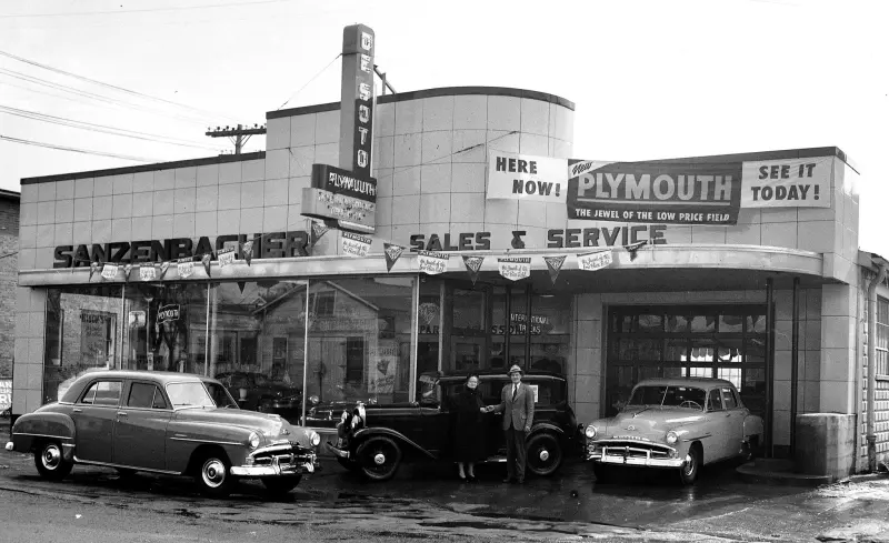 Sanzenbacher Desoto 105 E. Greene St.