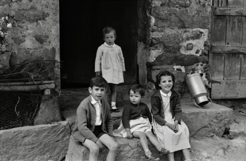 Niños en Casa Canova.