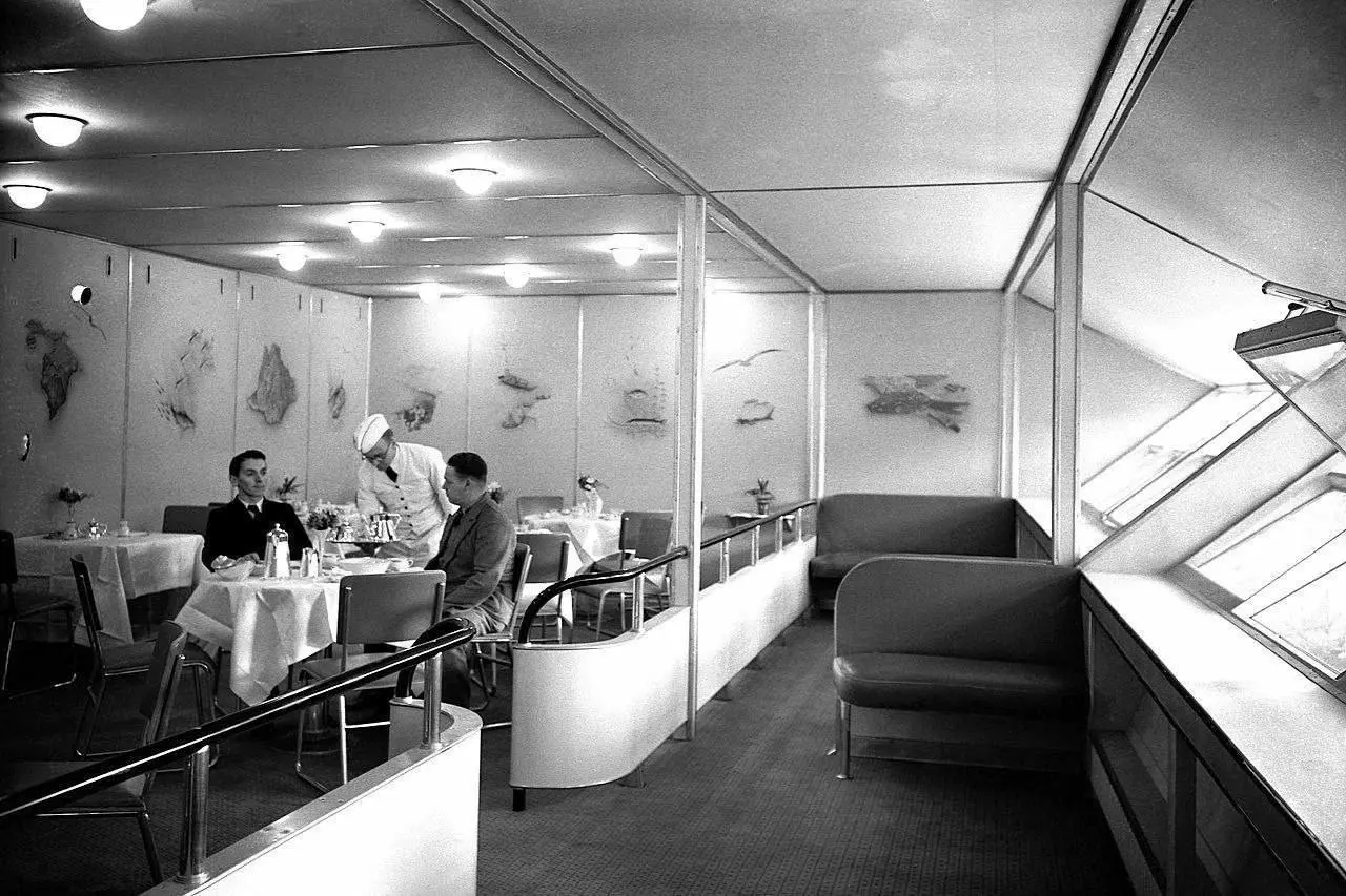 Dinner in the chic dining room of the Hindenburg airship