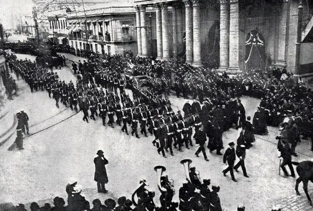 Un adiós que paralizó la ciudad