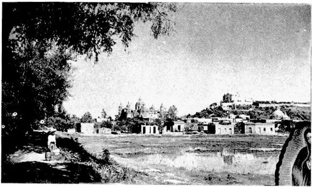  La ciudad junto al santuario