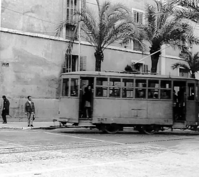 Tranvía por la calle San Vicente