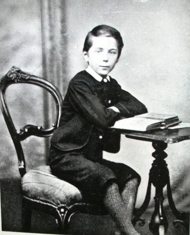 YOUNG H. G. WELLS 