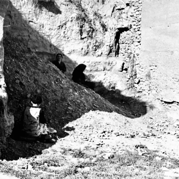 Mujeres a la sombra.