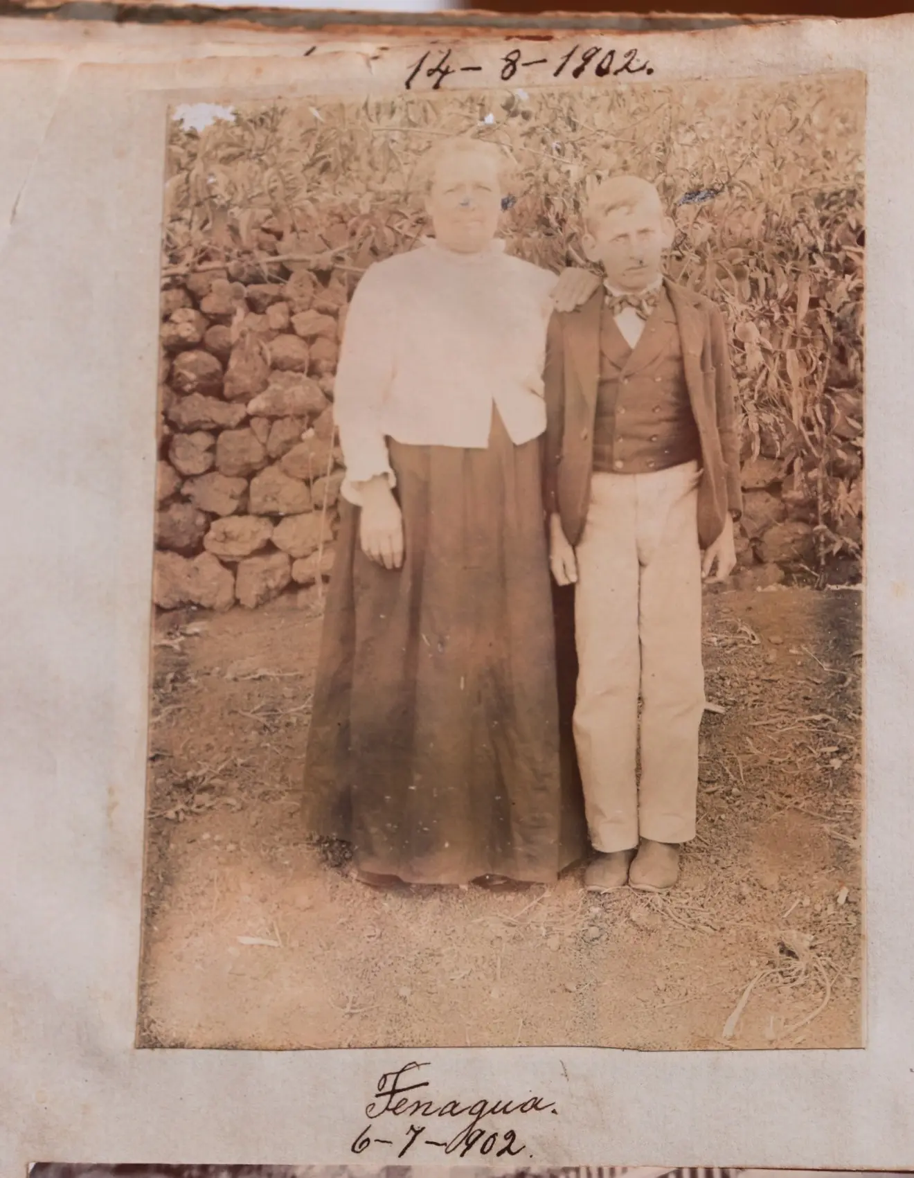 Mujer y joven en Tenagua