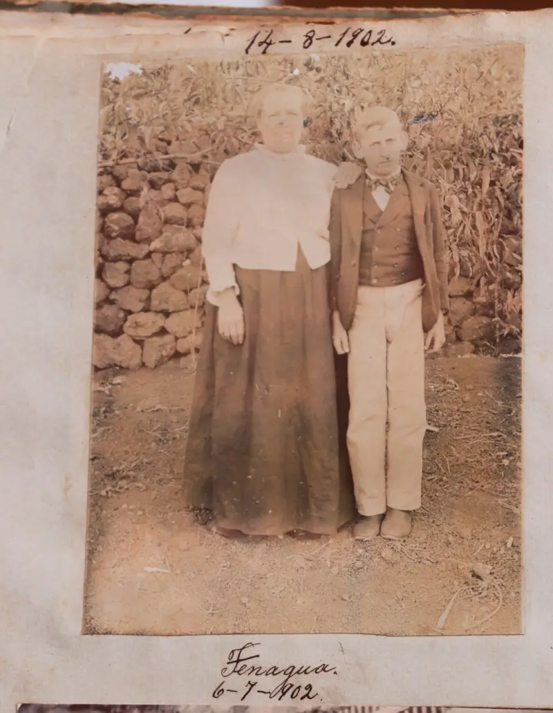 Mujer y joven en Tenagua