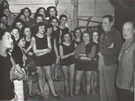 Perón con estudiantes de la Unión de Estudiantes Secundarios