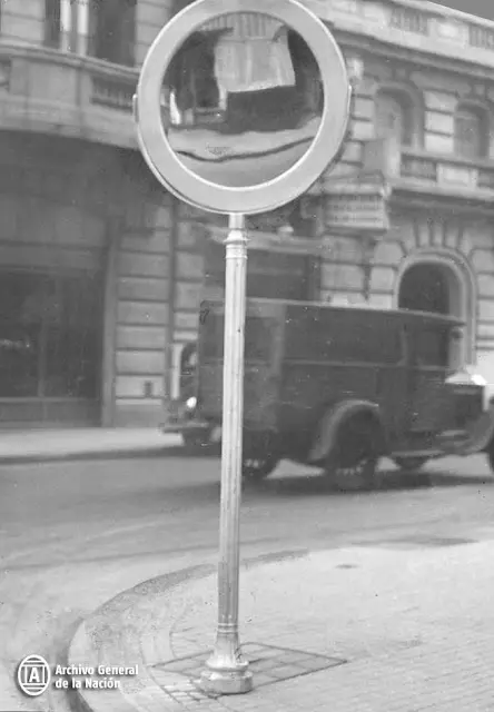 Esquina de Cangallo y Larrea