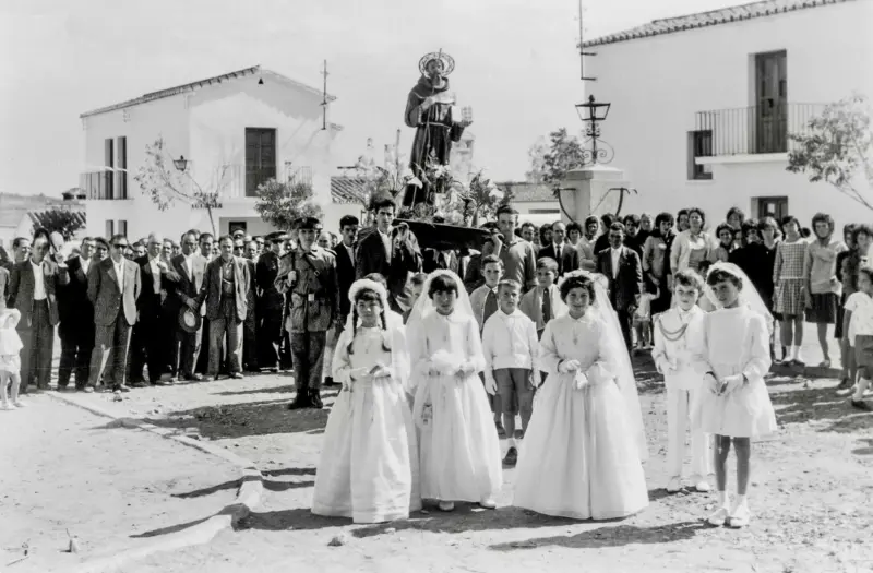 Niños en el día de su Primera Comunión.