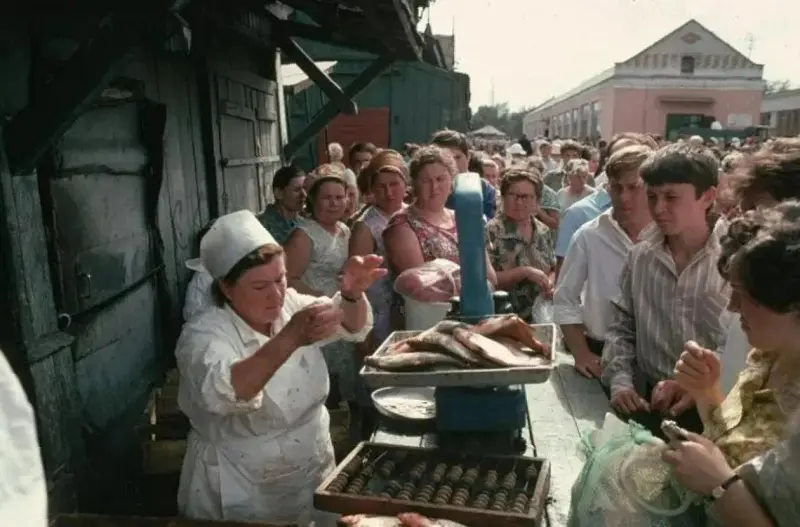 Market Scene in Barnaul