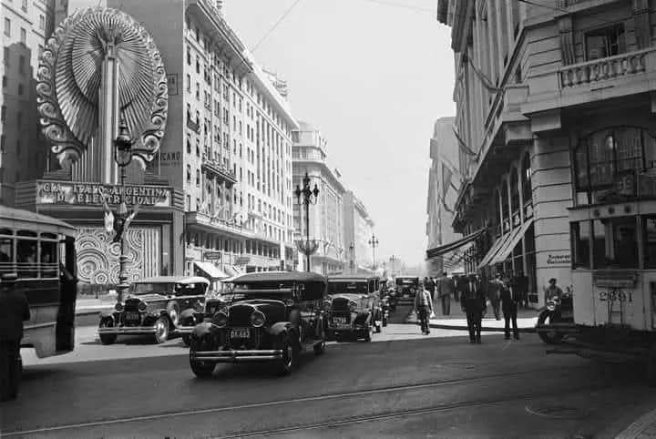 Diagonal (Norte) Roque Sáenz Peña y Maipú