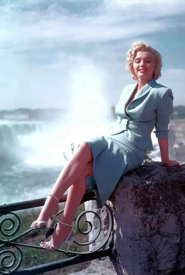 Miss Monroe at Niagara Falls