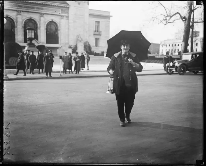 Police Officer  in front of Pan American Union