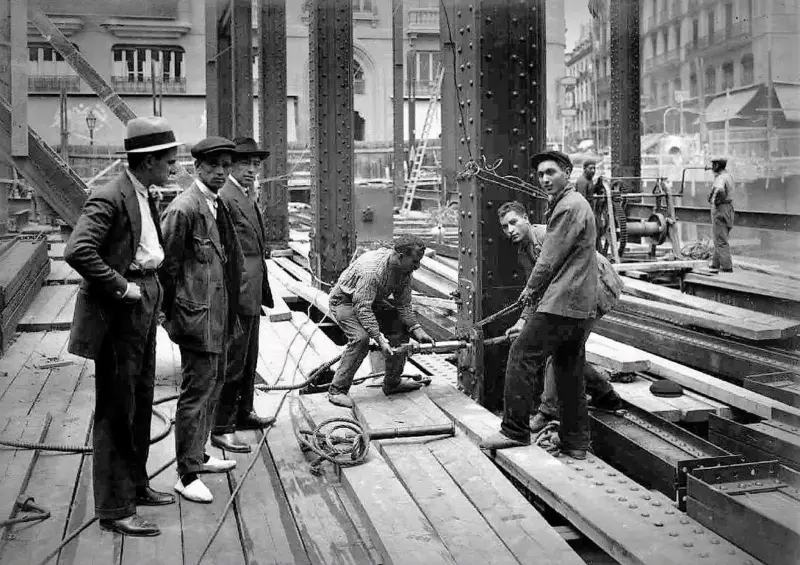 Construcción del Edifico de Telefónica