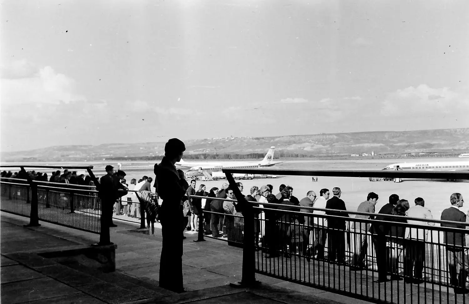 VIENDO LOS AVIONES