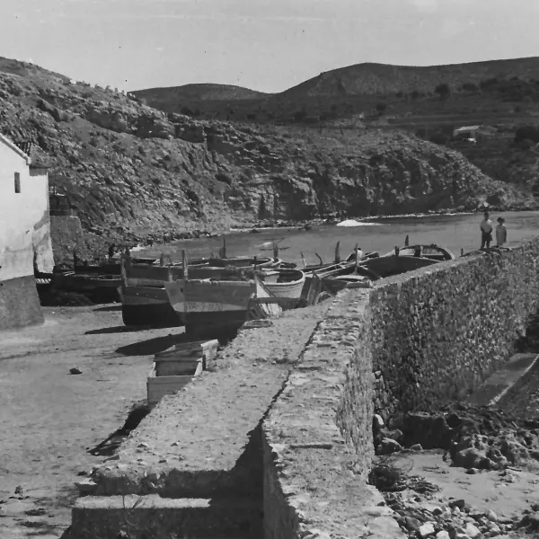 Barcas varada en el antiguo puerto.