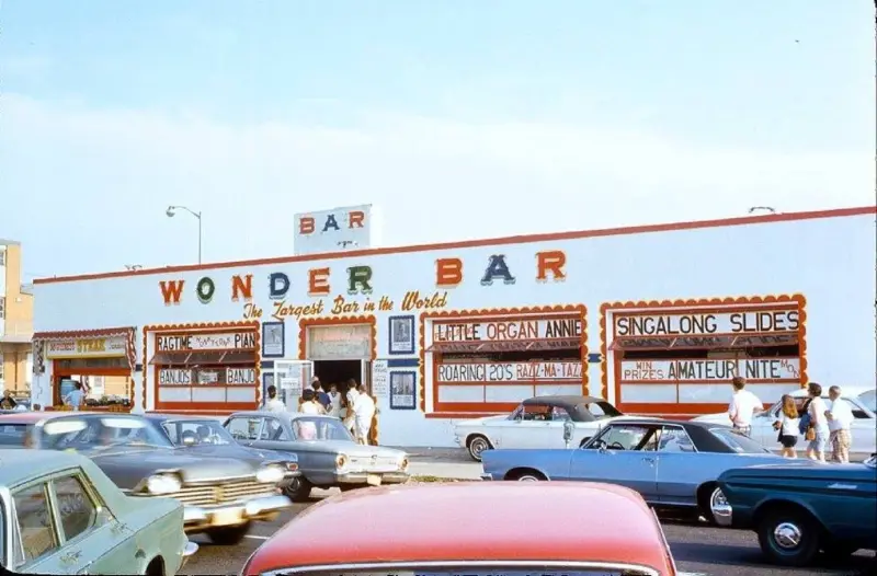 Wonder Bar 
