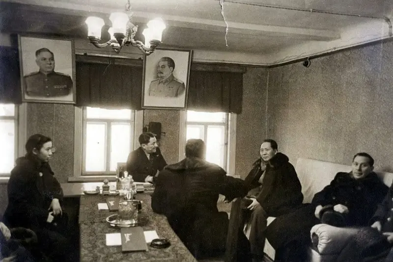 Mao Zedong on the board of the “Ilyich Testament” collective farm