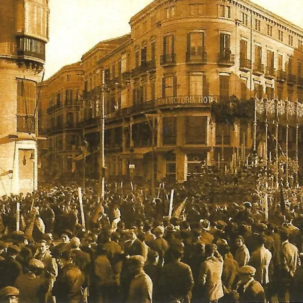 A la entrada de la calle Larios