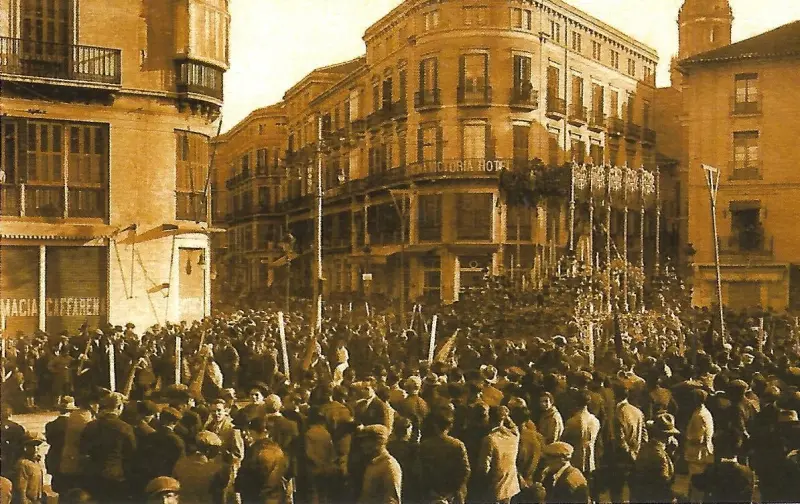 A la entrada de la calle Larios