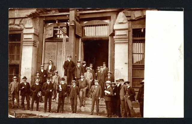 Entre ruinas y dignidad