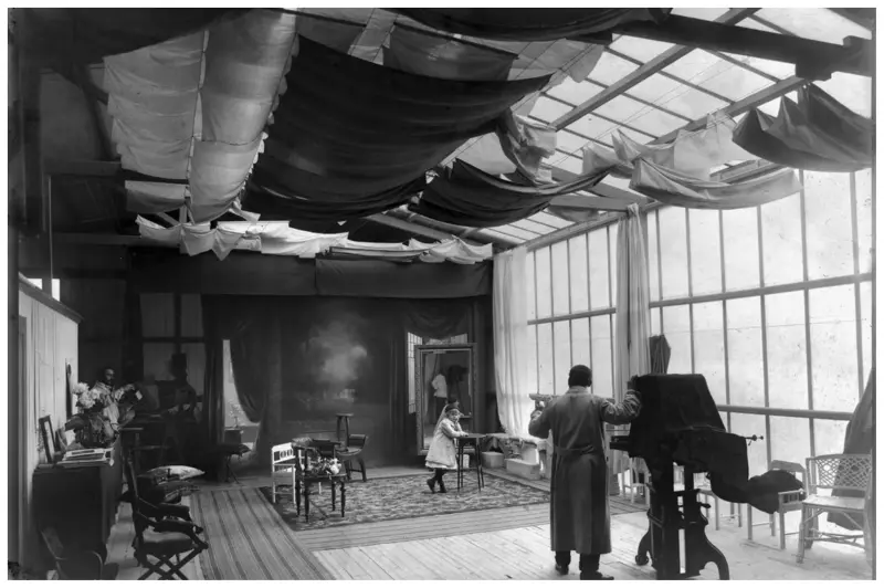 Juan Pi en su estudio