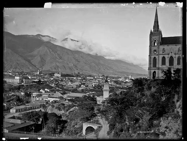 IGLESIA DE NTRA. SRA. DE LOURDES