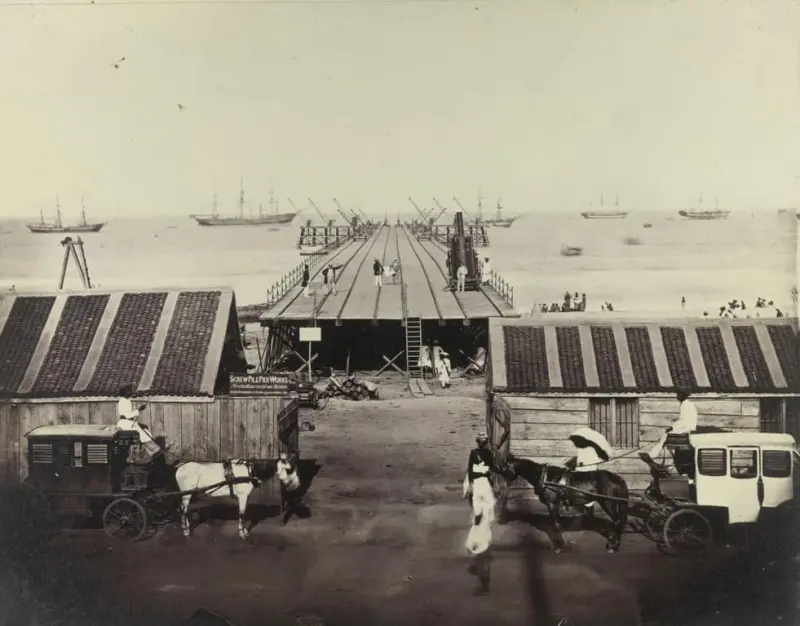 Madras pier under construction