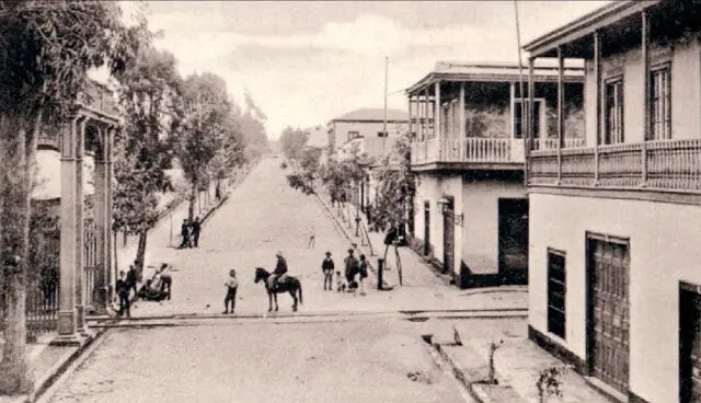 Calle 2 de Mayo y estación del ferrocarril – Vida urbana en transformación