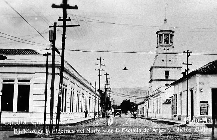 Calle 13 con Avenida 4ª Calle 13 con Avenida 4ª