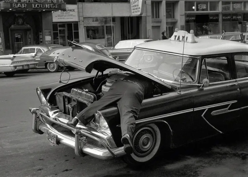 Taxi at Saxony Bar & Lounge