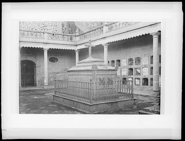 Tumba del general Miguel Miramón