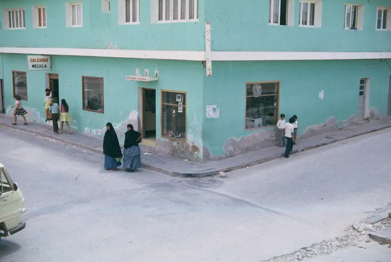 frenta a la Alcazaba de Red Permananete