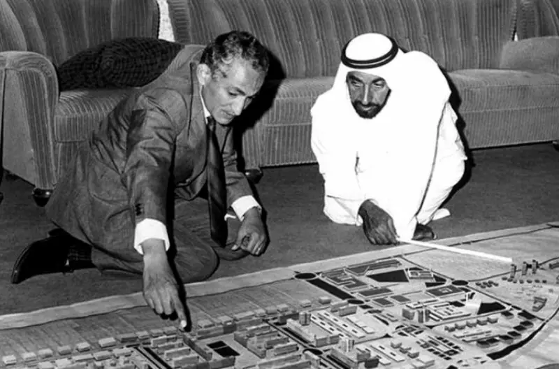 Sheikh Zayed Considers a Plan